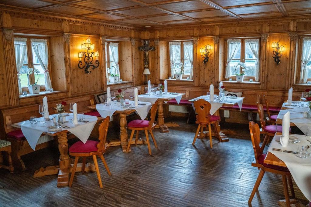 Gut Altholz Landhotel Und Restaurant Hutter Plattling Exterior foto