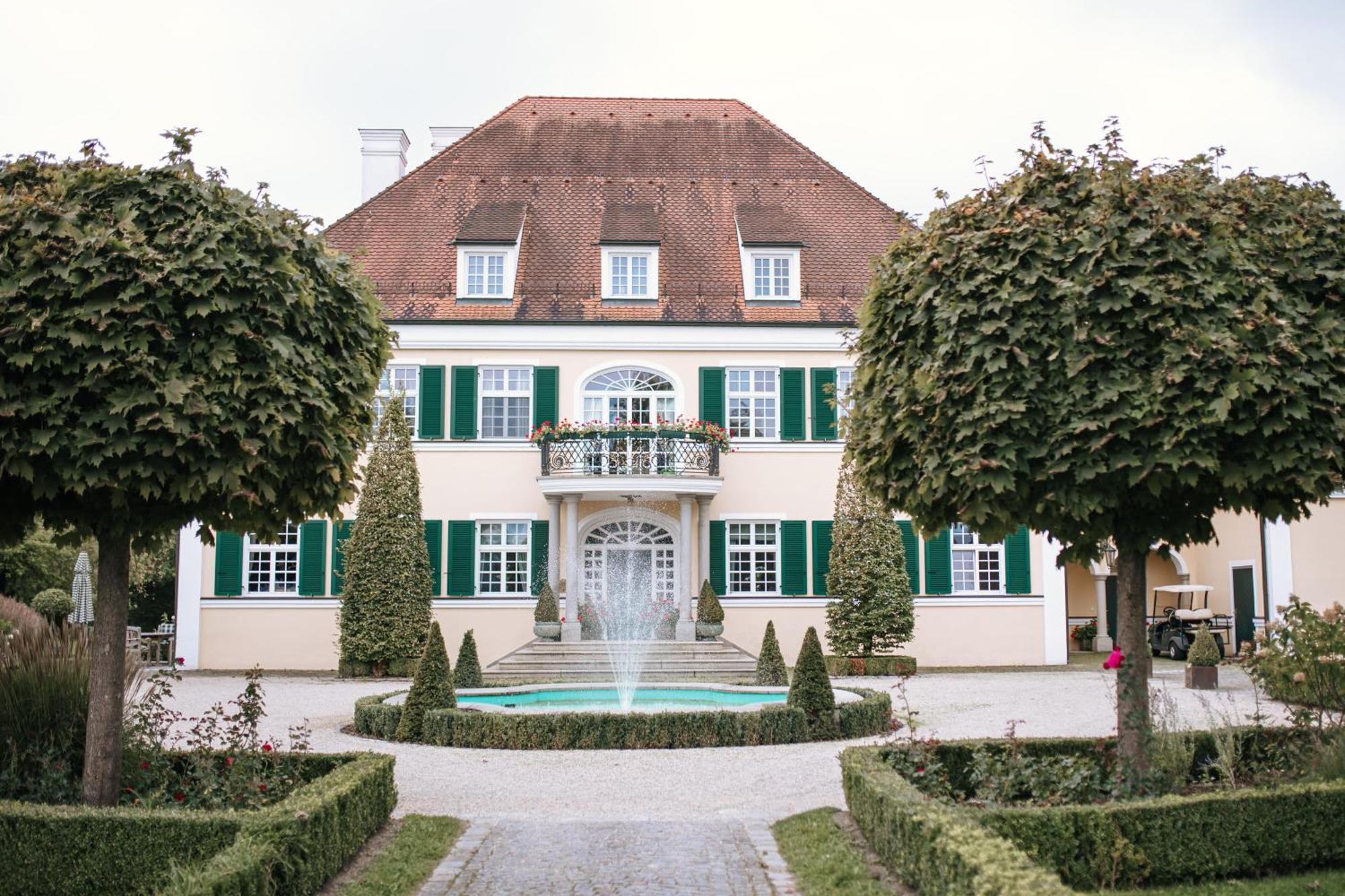 Gut Altholz Landhotel Und Restaurant Hutter Plattling Exterior foto