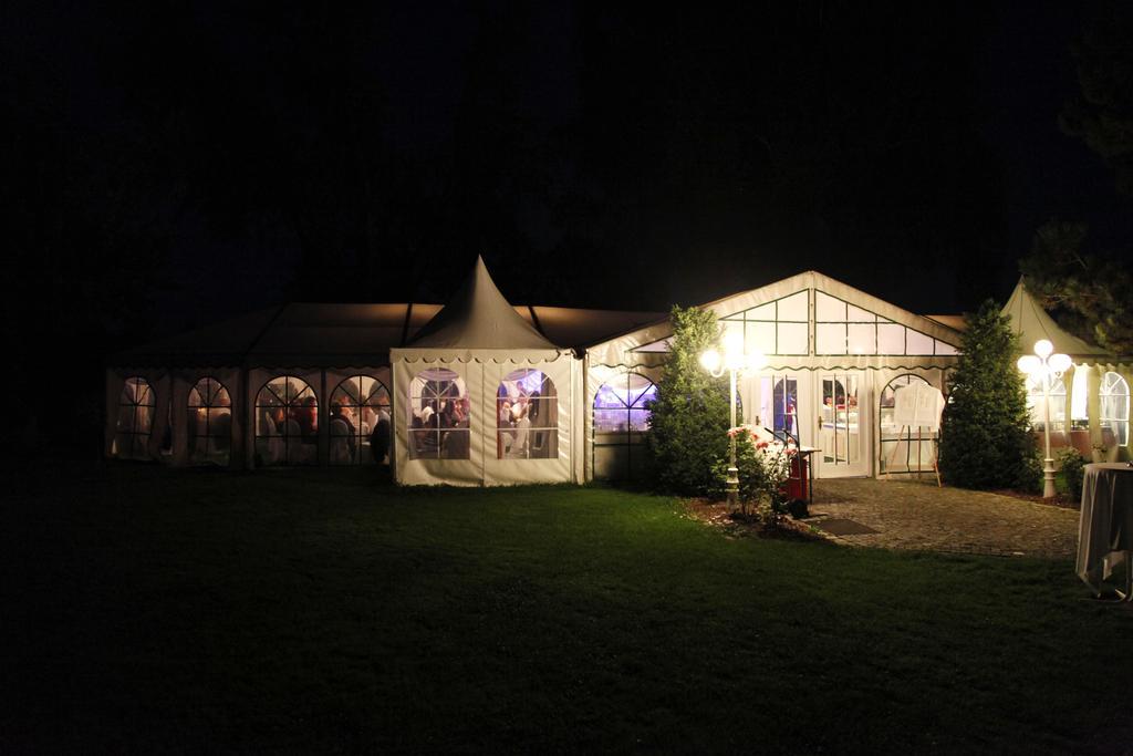 Gut Altholz Landhotel Und Restaurant Hutter Plattling Exterior foto